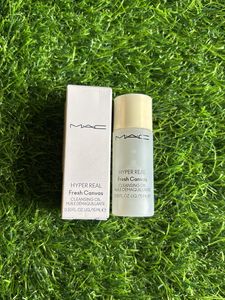 Mac Hyper Real Fresh Canvas Cleansing Oil