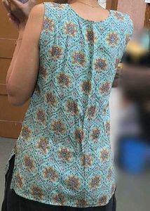 Floral Print Sleeveless kurti