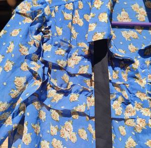 Floral Ruffle Blouse💙🩵🌸🌷