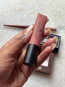 Combos Of Lipstick, Eyeliner And Eyeshadow Palette