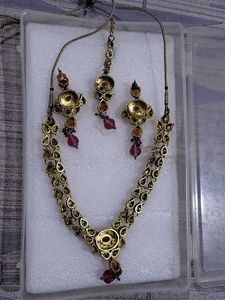 KUNDAN JEWELLERY SET
