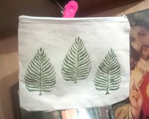 Green Leaf Pouch