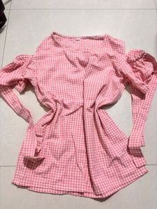 ˚˖𓍢🩰✧˚.🎀༘⋆Pink Gingham Cold Shoulder Top