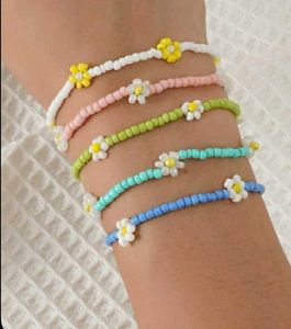 Daisy Beaded Bracelets