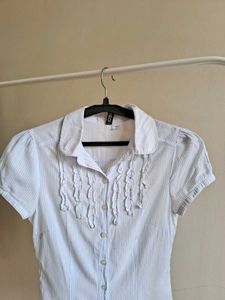H&amp;M Striped Fitted Collar Shirt