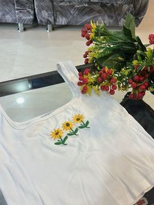 Cute Sunflower Embroidered Tank Top🌻