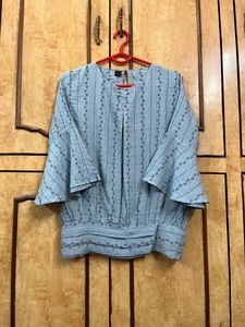 Bell sleeves top