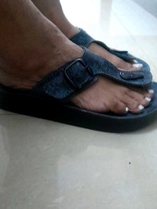 Walkway T-Strap Slippers
