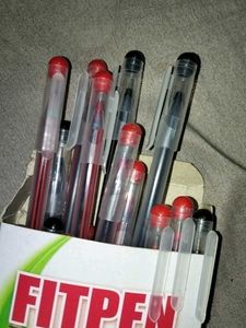 40 Piece Pen 20 Each Black And Red