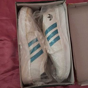 New & Unused Men Sneakers