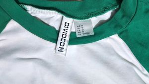 Green Cropped T-shirt, With Round Neckline And Raglan Sleeve