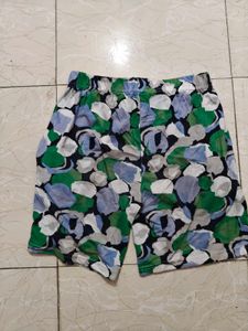 Patterned Women&#39;s Shorts