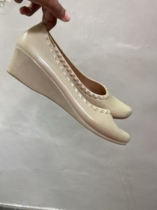 2 Bottom Heels In Wine And Cream Shade