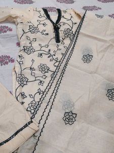 Floral Embroidered suit