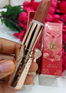 Charlotte Tilbury Kissing Lipstick