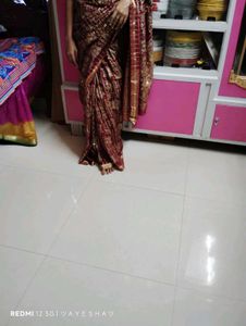 Elegant Maroon &amp; Gold Bandani Saree