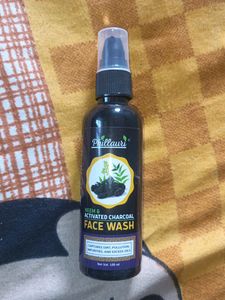Phillauri Neem & Activated Charcoal FACE WASH