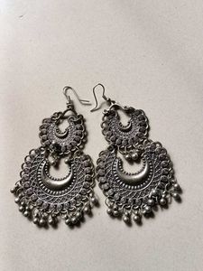 Silver Crescent Moon Earrings
