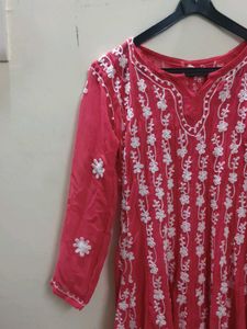 Elegant Pink Embroidered Kurta