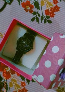 Beautiful  Black Watch ❤looks Classy With All Types Outfit ❤