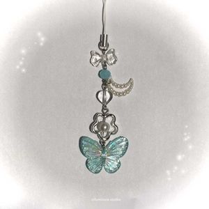 ₊˚⊹౨ handmade butterfly phone charms ৎ ₊˚⊹