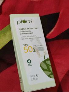 Plum Green Tea Sunscreen SPF 50