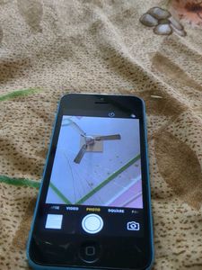 iPhone 5C Blue - Cracked Touch Screen