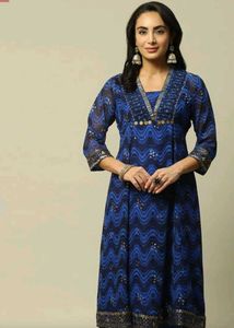 RangritiWomen Chevron Print Anarkali Kurta