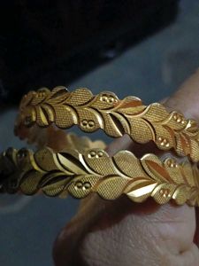 Gold Leaf Bangle Set