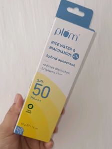 Plum Rice Water & Niacinamide Sunscreen