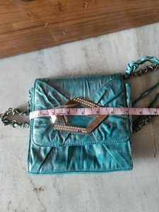 Guess Sling Bag