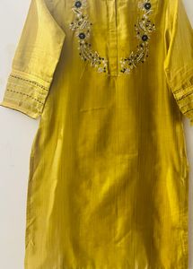 Kurti with thread embroidery