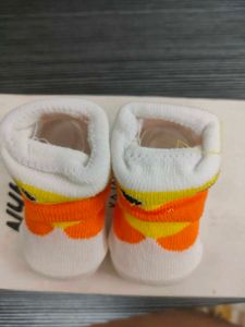 Mee Me Knitted Socks/Booties (New Born)