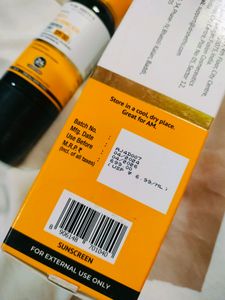Dr Sheth&#39;s Haldi &amp; Hyaluronic Acid Body Sunscreen Spray