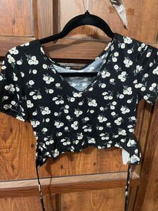 Floral Print Tie-Back Crop Top