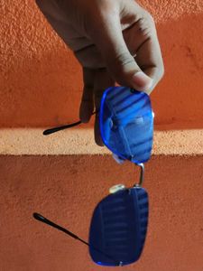 blue 🔵 sunglasses 😎