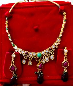 Traditional Kundan Jewellery Set