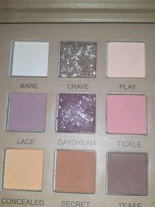 NUDE EYESHADOW PALETTE