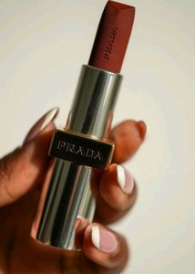 Dior Rouge Lipstick,Gucci, Charlotte Tilbury,Prada