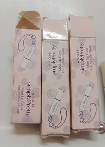 Avon 3 Pieces Lipgloss With Keychain
