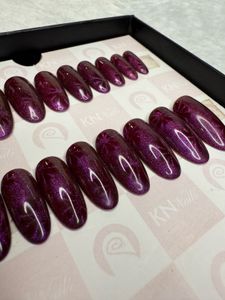 (New) Purple Cateye Flower Press-On Nails