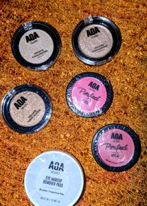 Blush, Highlighter, 30 Makeup Remover Pads
