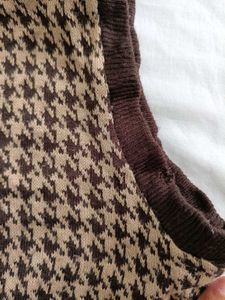 Houndstooth Knit Vest