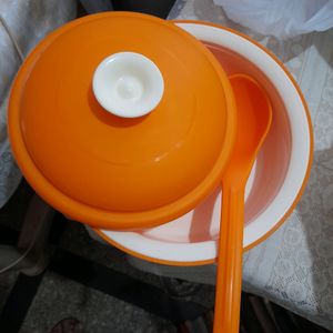Microwave Casserole with ladle, 1.5L New Unused