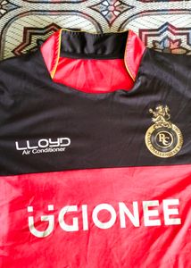 RCB t-shirt (size M)