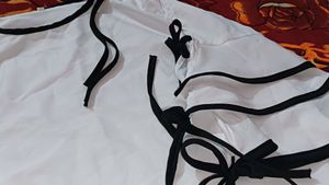 Korean Top🐰 In Colour White And Black...🌸 You&#39;ll