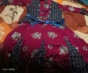 MAROON COLOUR GIRLS&#39; DRESS 👗-WITH Coat Like Dres