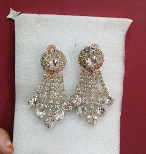 Elegant Traditional Rhinestone Dangler Earrings 🤍