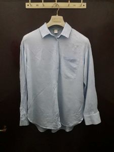 H&amp;M Textured Light Blue Shirt📘🎧