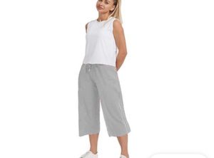 Women’s Loose Fit Capri Pants